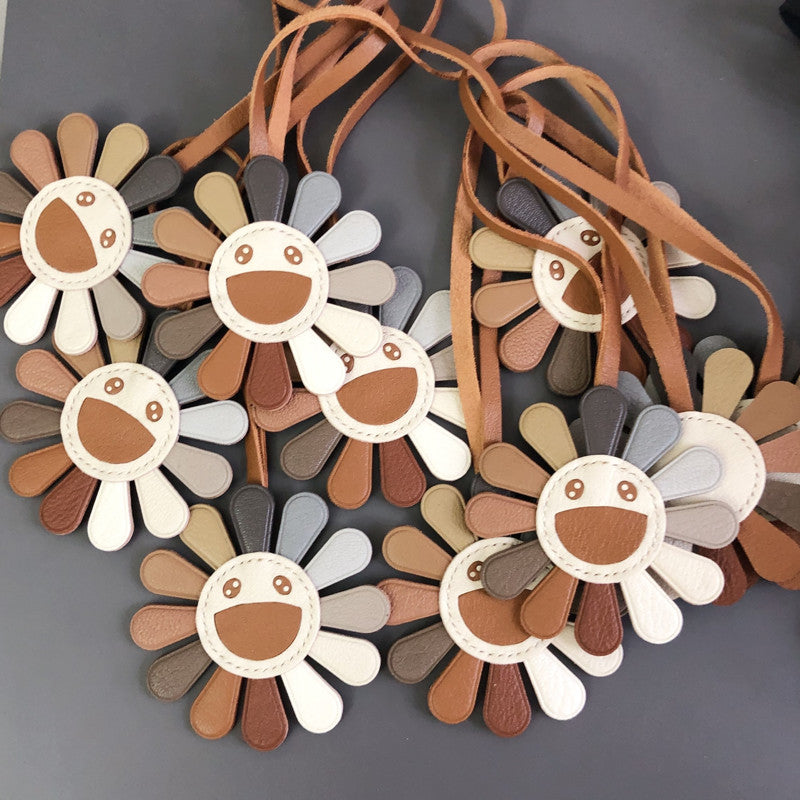 15일 내 맞춤형 배송 손바느질 가죽 프랑스 양가죽 난색 해바라기 펜던트 가방 펜던트 쥬얼리 선물 자동차 장식 커피 스타일 난색 해바라기