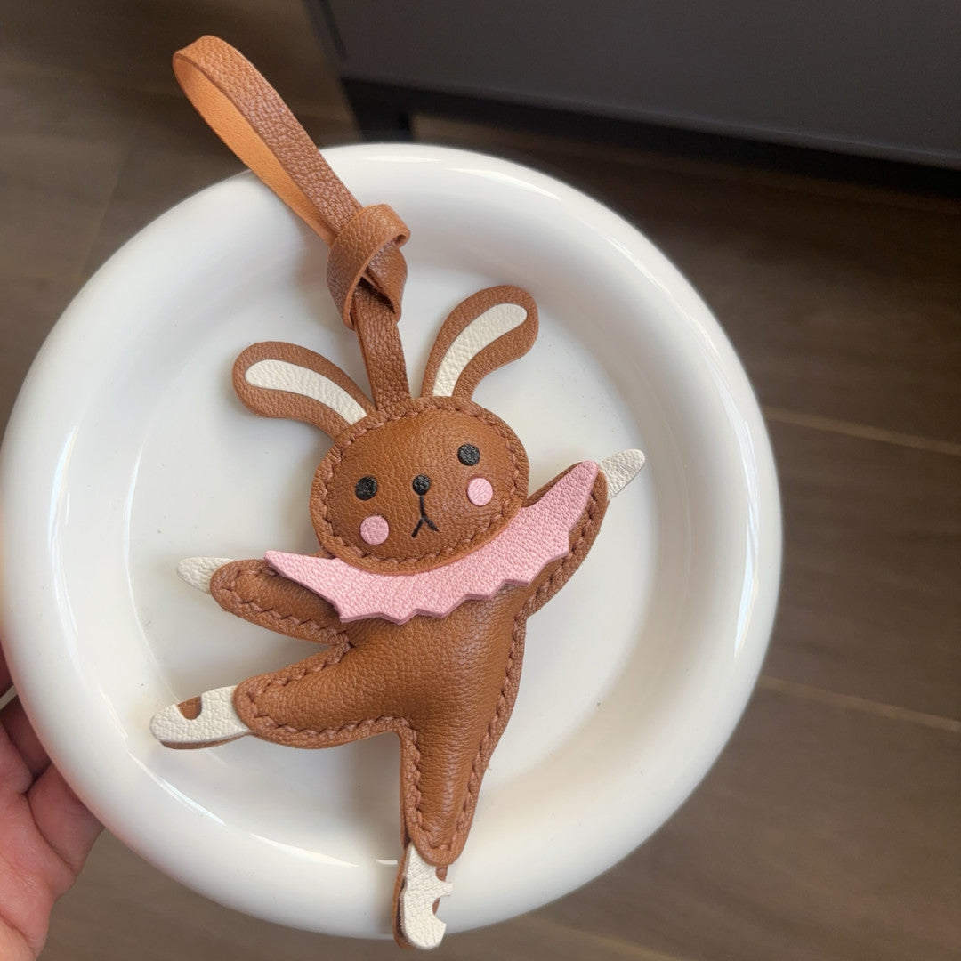 Customized delivery within 15 days, handmade leather cute bunny dancing rabbit ballet bunny bag pendant jewelry car hanging keychain gift dancing rabbit