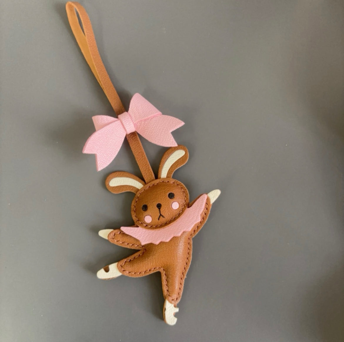 客製化15天出貨 手工皮革可愛兔兔跳舞兔子芭蕾舞兔子包包掛件飾品車掛鑰匙扣禮物 跳舞兔