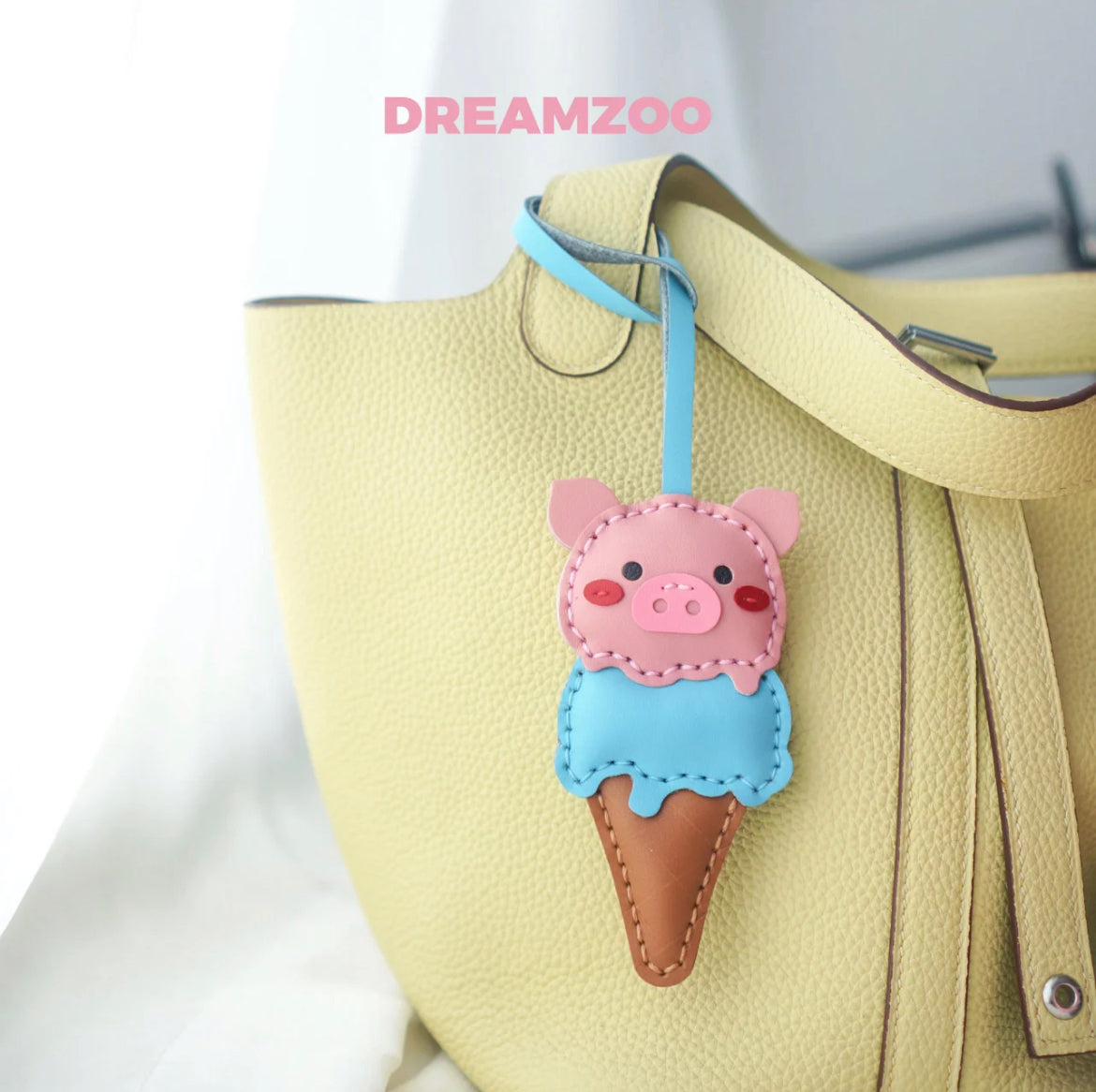Custom 30-Day Shipping Piggy Ice Cream Little Pig Pendant Bag Charm