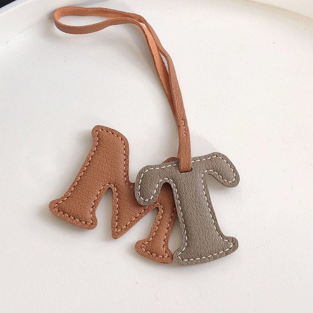 Customized shipping within 15 days Creative handmade customized initials genuine leather pendant bag pendant car pendant gift jewelry 1 rope 2 large letters